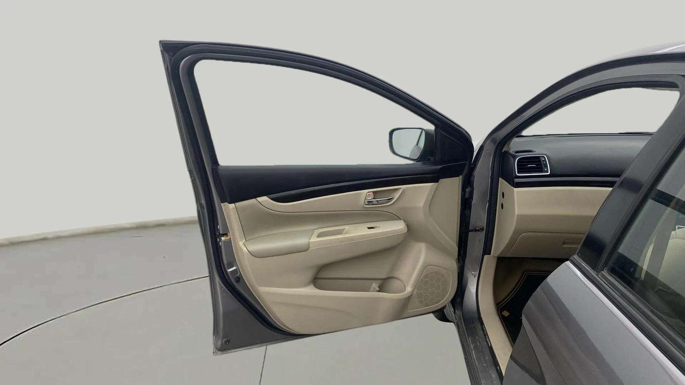 2018 Maruti Ciaz ZETA 1.4  MT PETROL, Petrol, Manual, 70,847 km, LHS Front Door