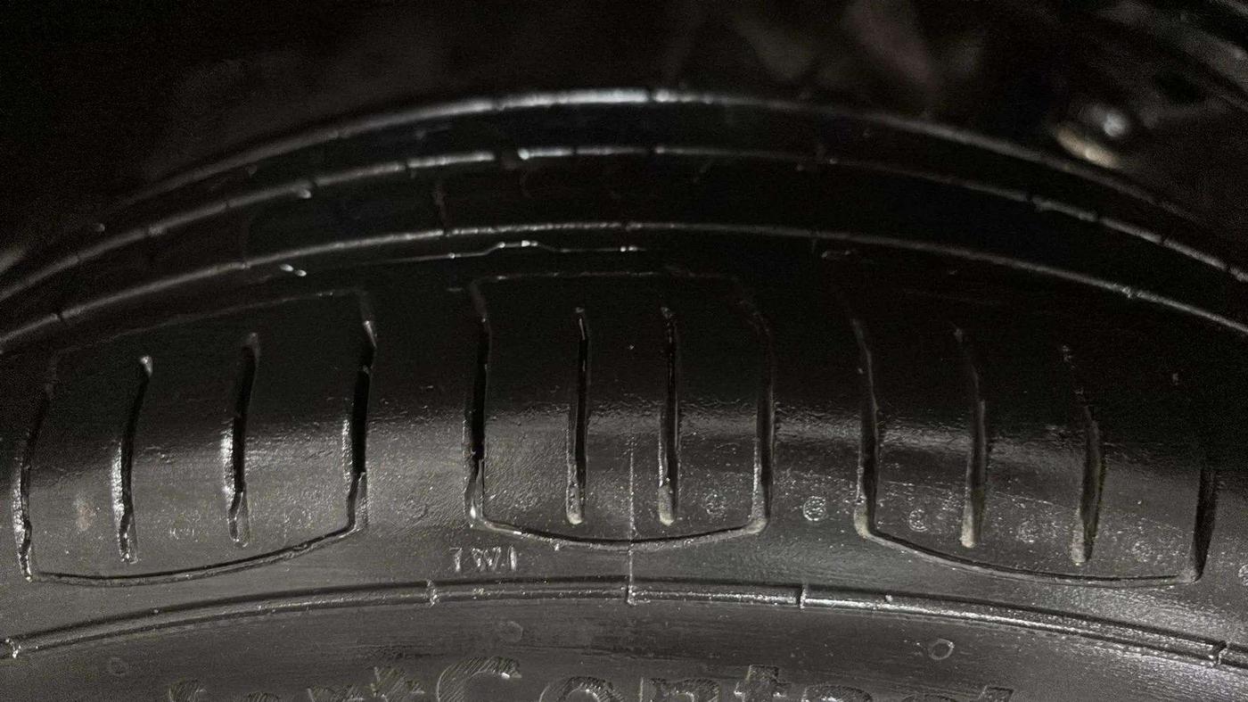 2014 Maruti Wagon R 1.0 VXI, Petrol, Manual, 76,760 km, Right Front Tyre Tread