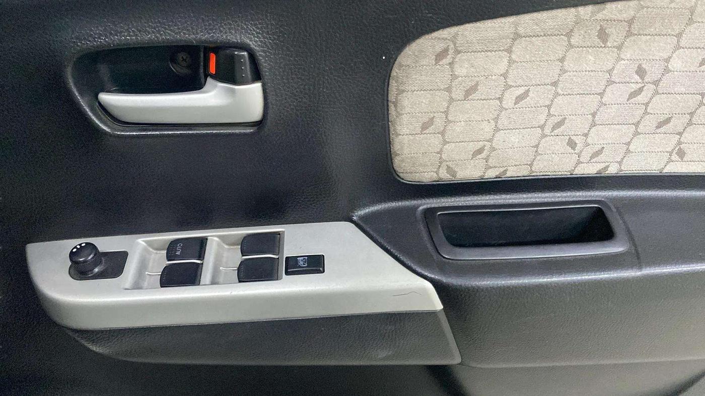2014 Maruti Wagon R 1.0 VXI, Petrol, Manual, 76,760 km, Driver Side Door Panels Control