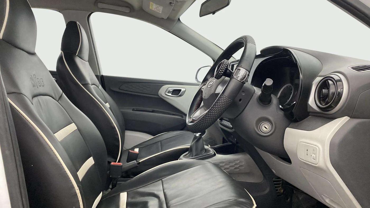 2020 Hyundai GRAND I10 NIOS SPORTZ 1.2 KAPPA VTVT CNG, CNG, Manual, 61,650 km, Right Side Front Door Cabin