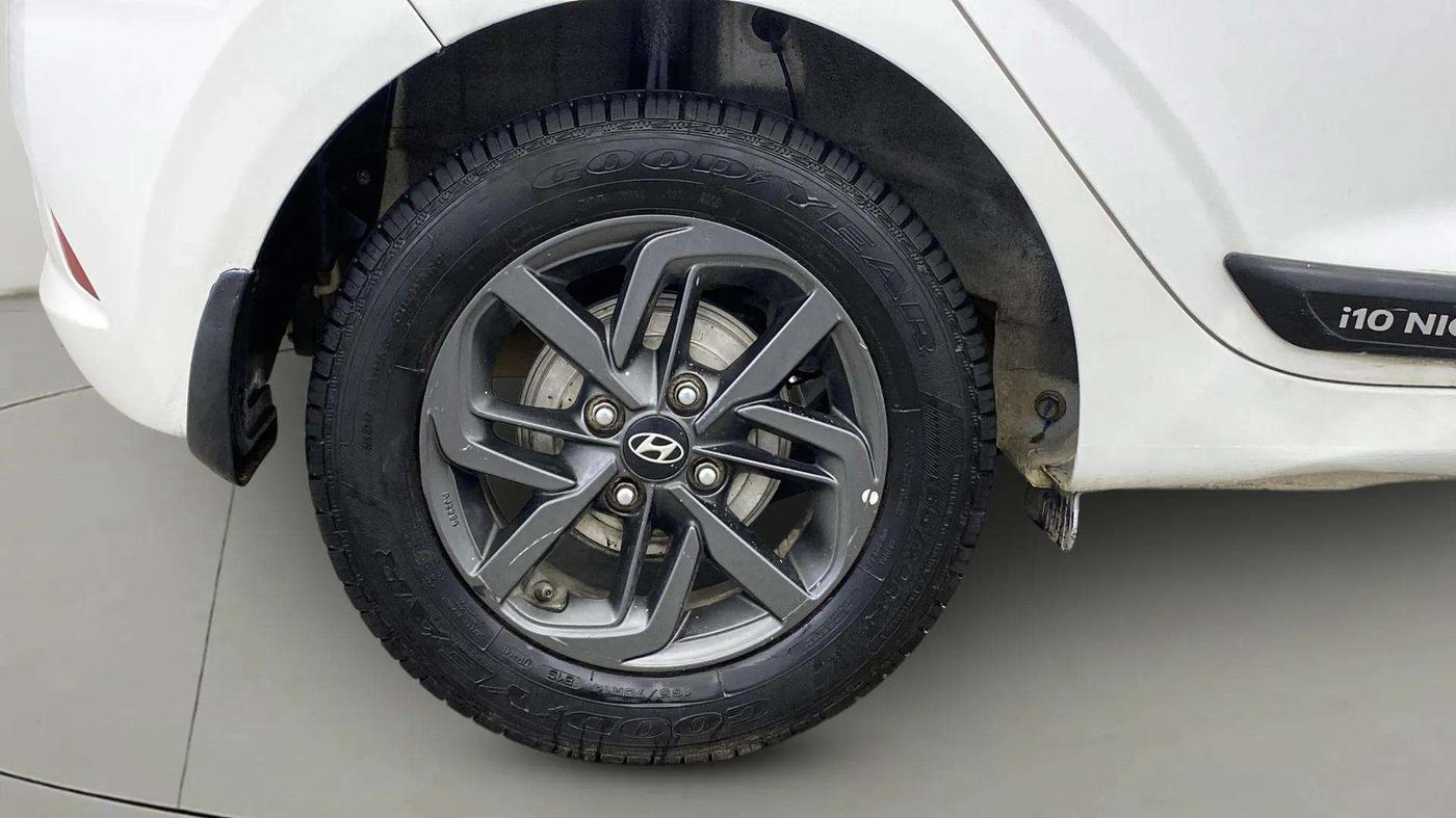 2020 Hyundai GRAND I10 NIOS SPORTZ 1.2 KAPPA VTVT CNG, CNG, Manual, 61,650 km, Right Rear Wheel