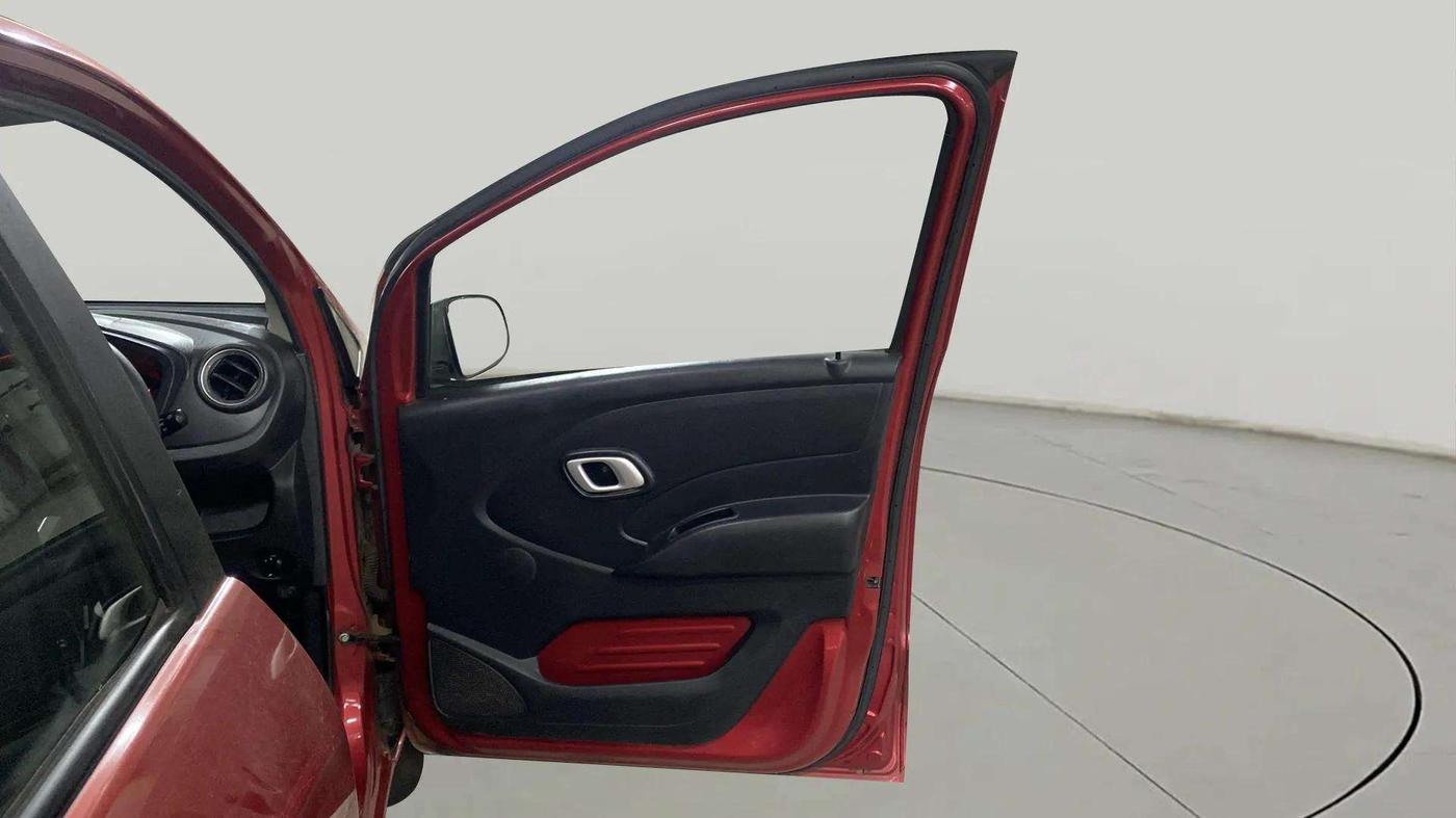 2018 Datsun Redi Go S, Petrol, Manual, 30,446 km, RHS Front Door