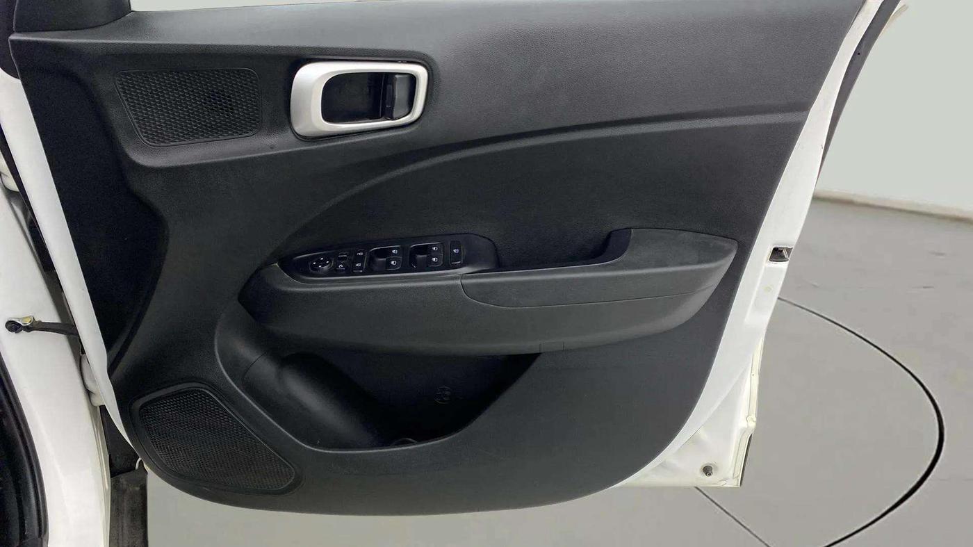 2021 Hyundai VENUE SX PLUS 1.0 TURBO DCT, Petrol, Automatic, 32,118 km, Driver Side Door Panels Control