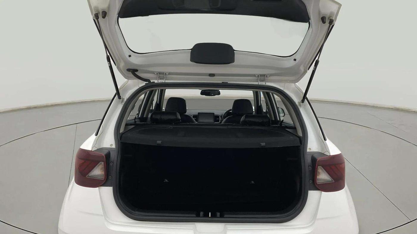 2021 Hyundai VENUE SX PLUS 1.0 TURBO DCT, Petrol, Automatic, 32,118 km, Boot Inside