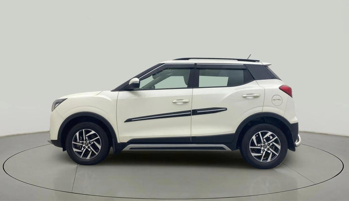 2022 Mahindra XUV300 W8 (O) 1.2 PETROL, Petrol, Manual, 12,492 km, Left Side