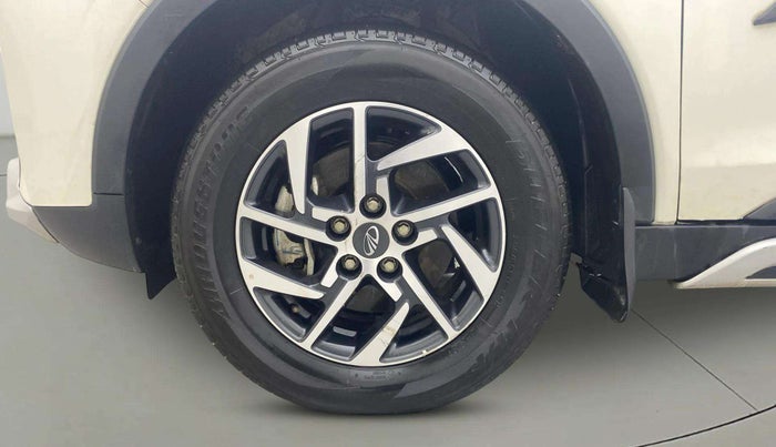 2022 Mahindra XUV300 W8 (O) 1.2 PETROL, Petrol, Manual, 12,492 km, Left Front Wheel