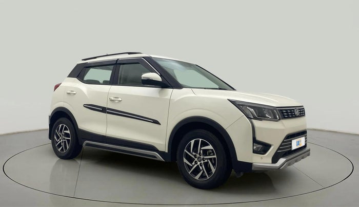 2022 Mahindra XUV300 W8 (O) 1.2 PETROL, Petrol, Manual, 12,492 km, Right Front Diagonal