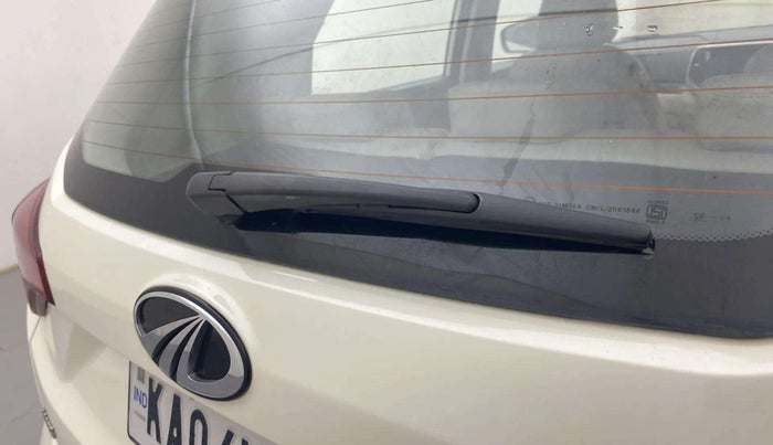 2022 Mahindra XUV300 W8 (O) 1.2 PETROL, Petrol, Manual, 12,492 km, Rear Wiper