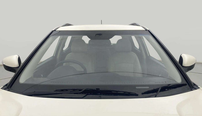 2022 Mahindra XUV300 W8 (O) 1.2 PETROL, Petrol, Manual, 12,492 km, Front Windshield