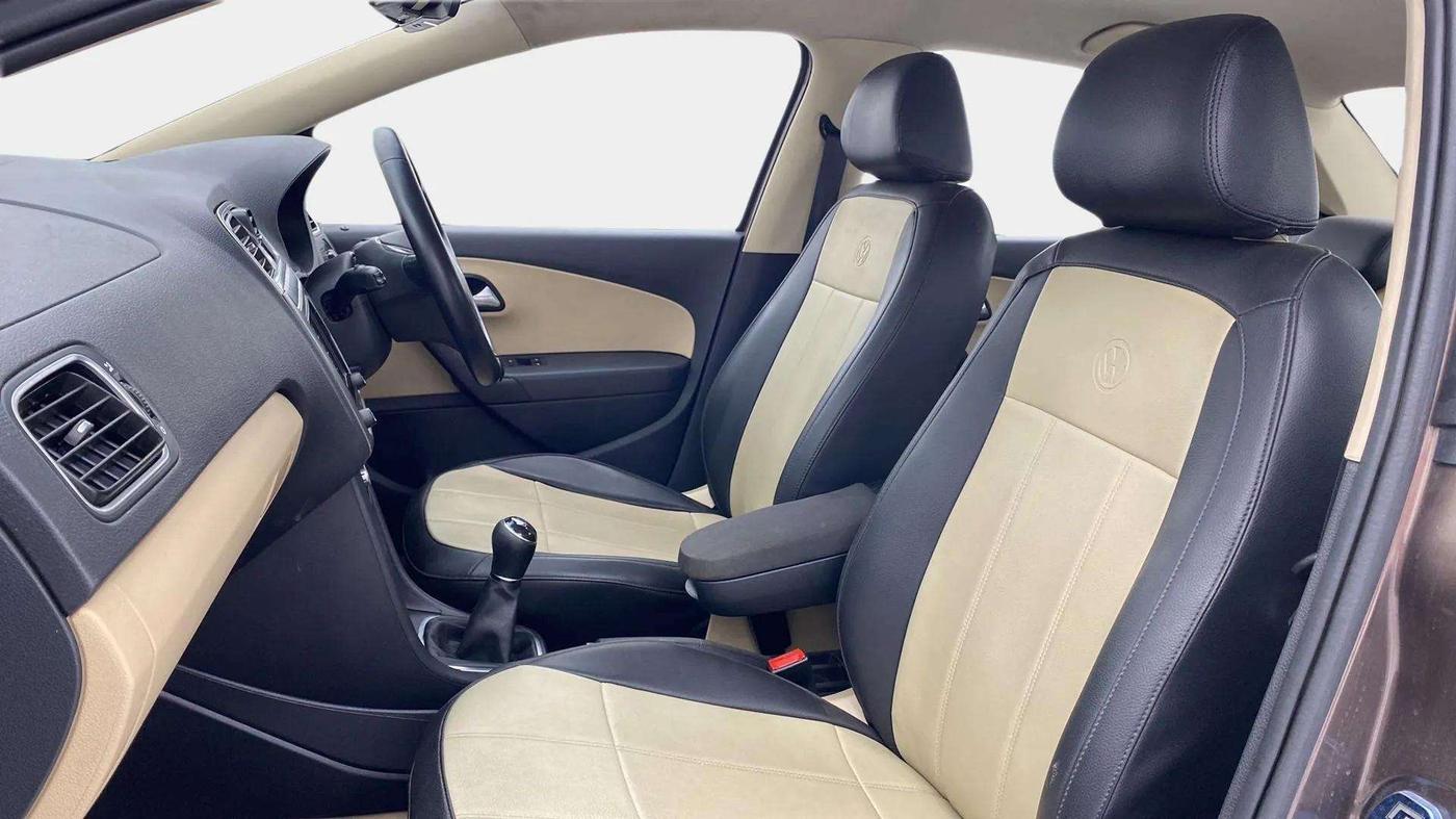 2016 Volkswagen Ameo HIGHLINE1.5L, Diesel, Manual, 82,320 km, Right Side Front Door Cabin