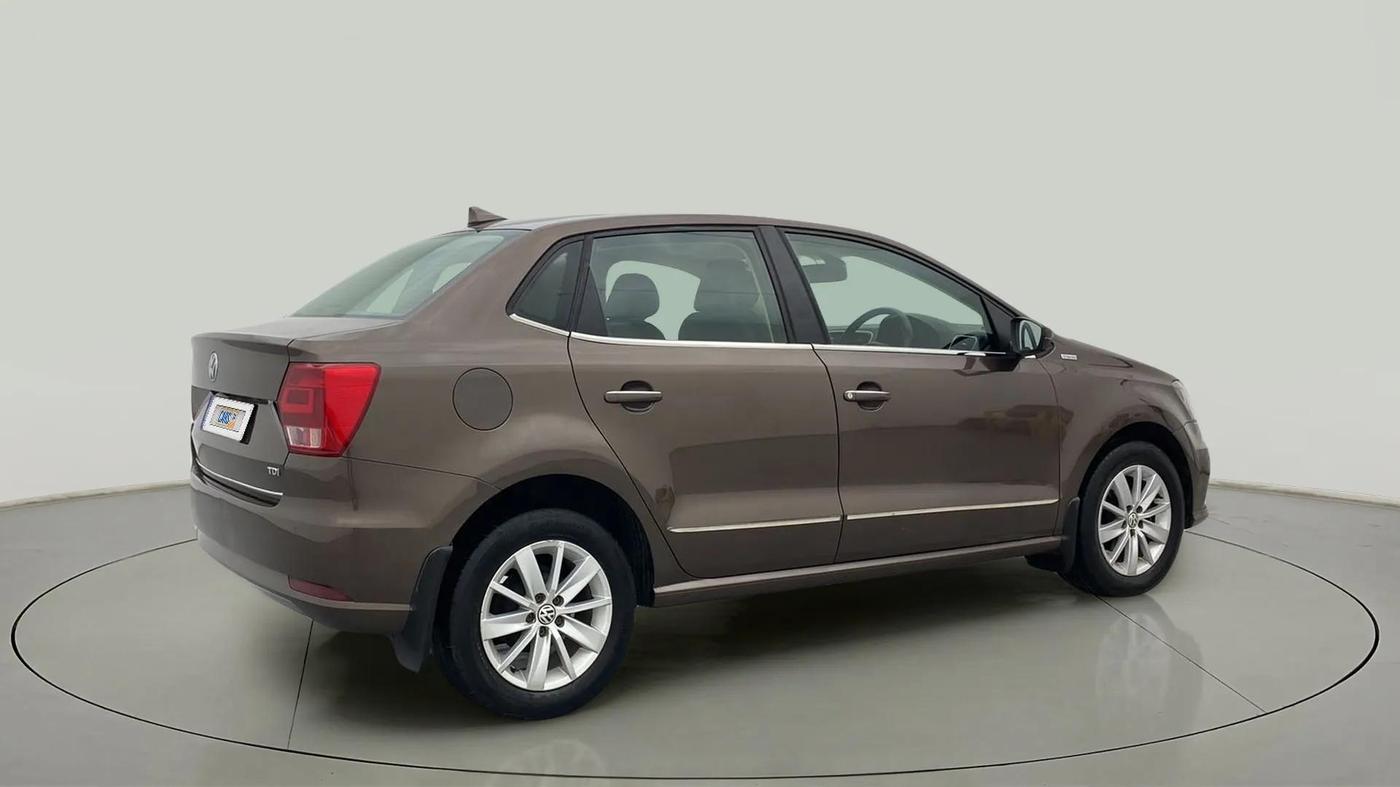 2016 Volkswagen Ameo HIGHLINE1.5L, Diesel, Manual, 82,320 km, Right Back Diagonal
