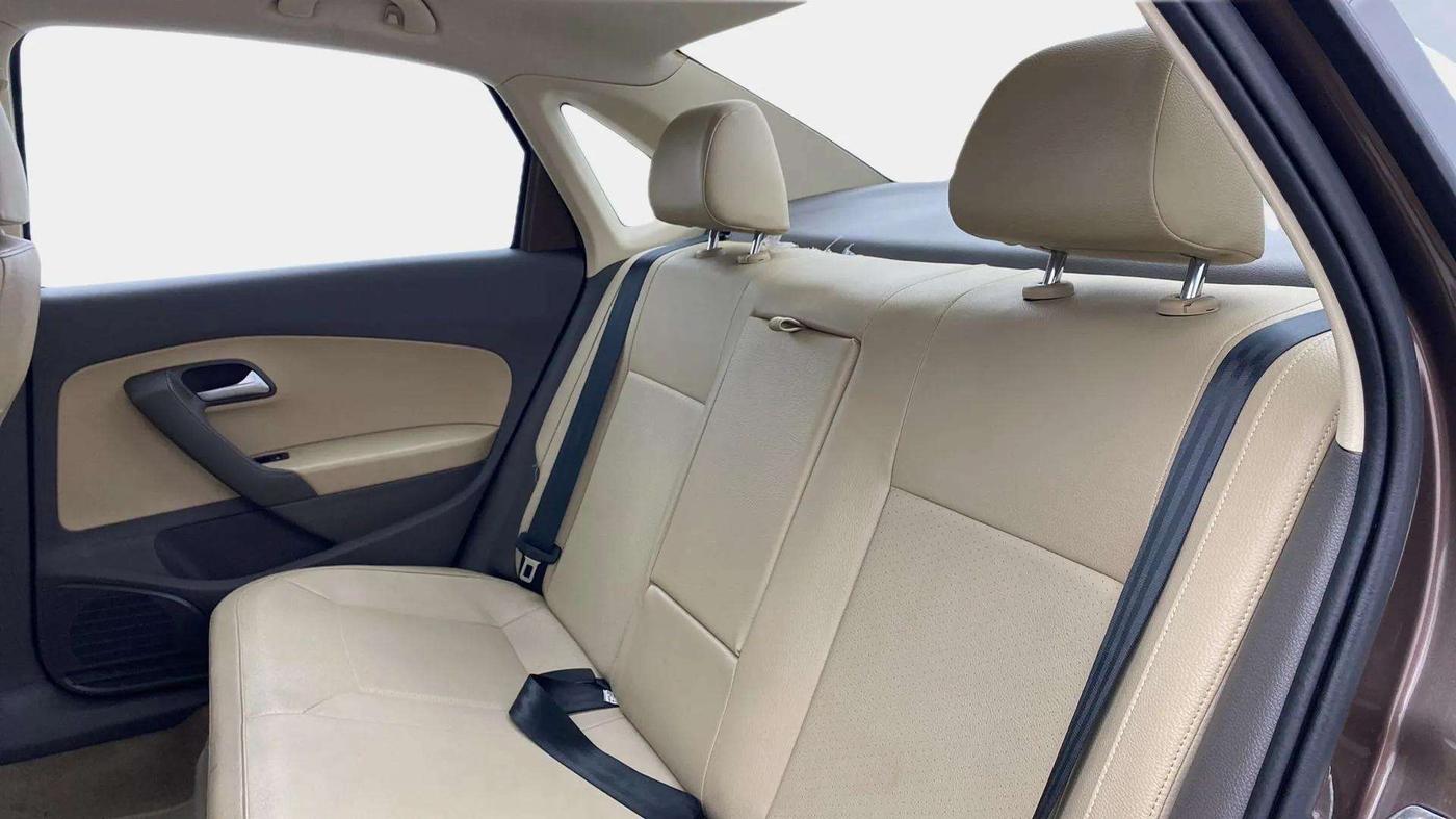 2016 Volkswagen Vento HIGHLINE PETROL AT, Petrol, Automatic, 31,307 km, Right Side Rear Door Cabin
