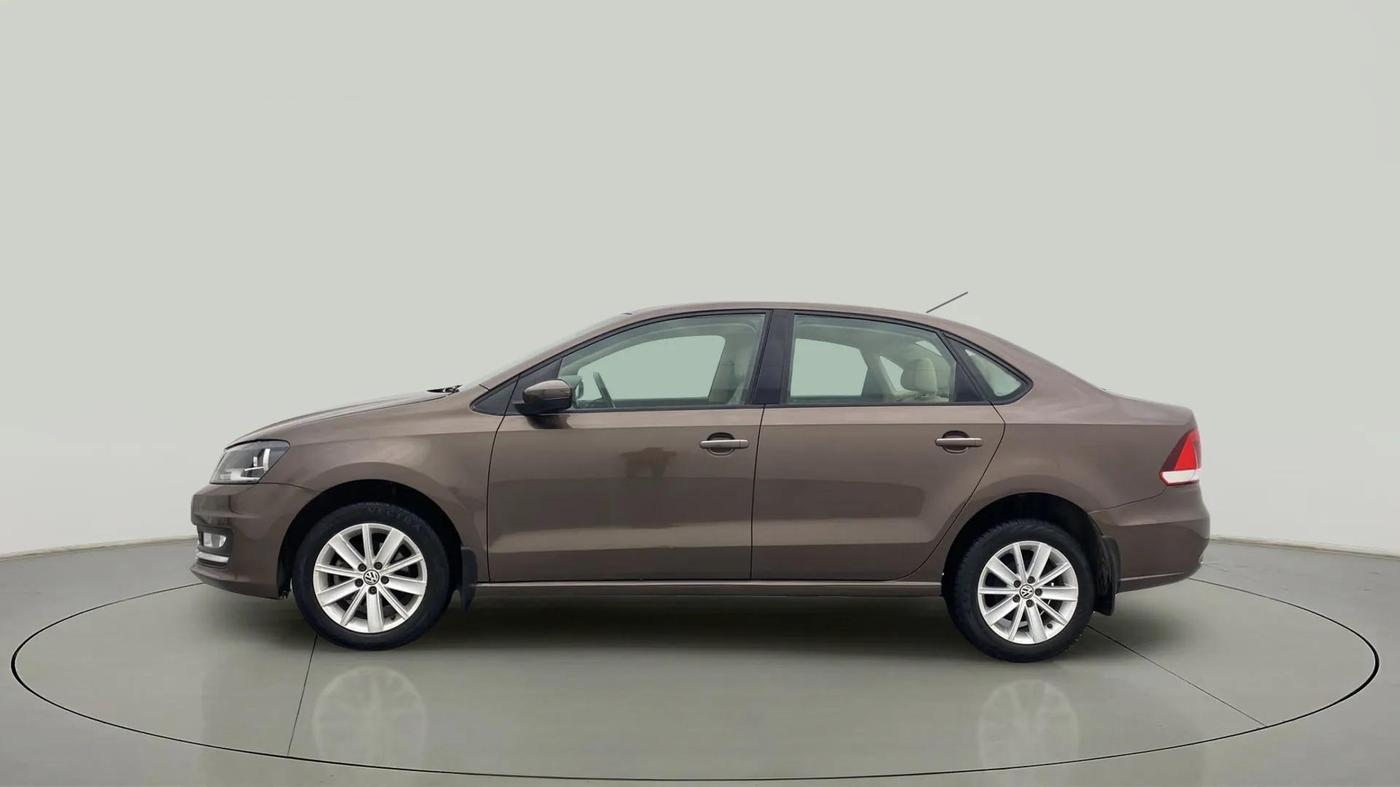 2016 Volkswagen Vento HIGHLINE PETROL AT, Petrol, Automatic, 31,307 km, Left Side