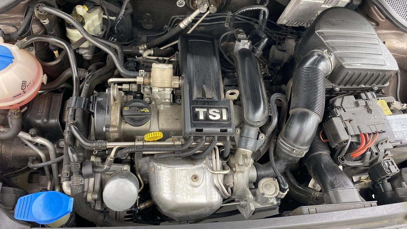 2016 Volkswagen Vento HIGHLINE PETROL AT, Petrol, Automatic, 31,307 km, Engine View