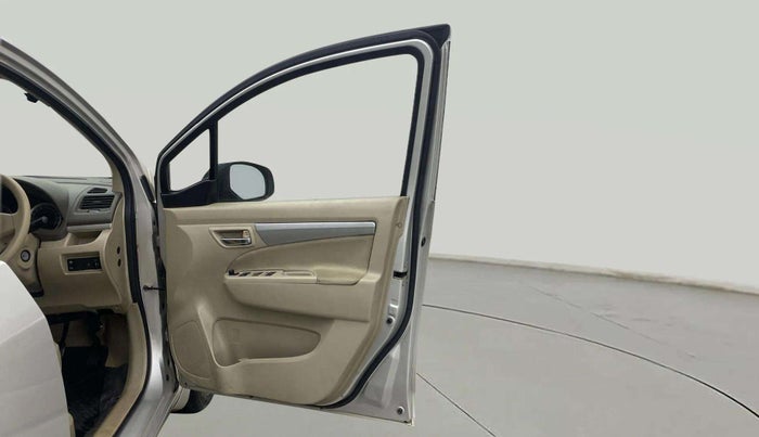 2016 Maruti Ertiga VXI, Petrol, Manual, 44,384 km, RHS Front Door