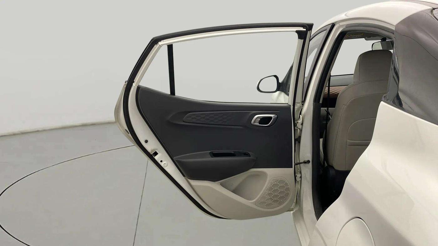2020 Hyundai AURA SX 1.2 (O), Petrol, Manual, 26,571 km, LHS Rear Door