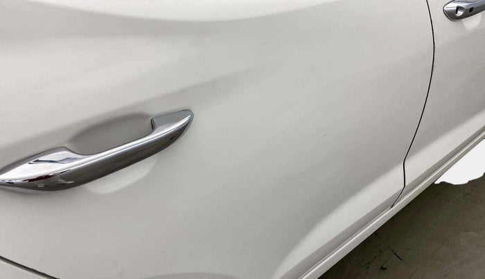 2020 Hyundai AURA SX 1.2 (O), Petrol, Manual, 26,571 km, Right rear door - Minor scratches