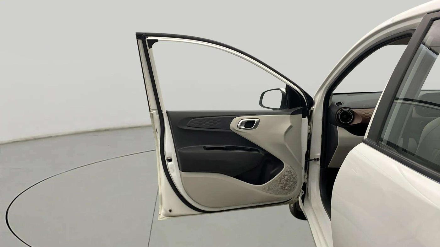 2020 Hyundai AURA SX 1.2 (O), Petrol, Manual, 26,571 km, LHS Front Door