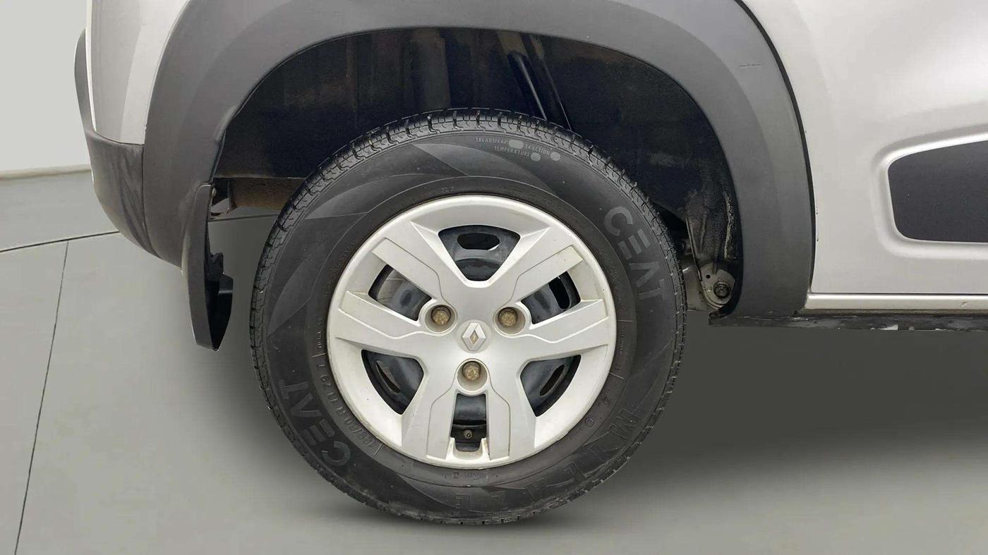 2016 Renault Kwid RXL, Petrol, Manual, 74,946 km, Right Rear Wheel