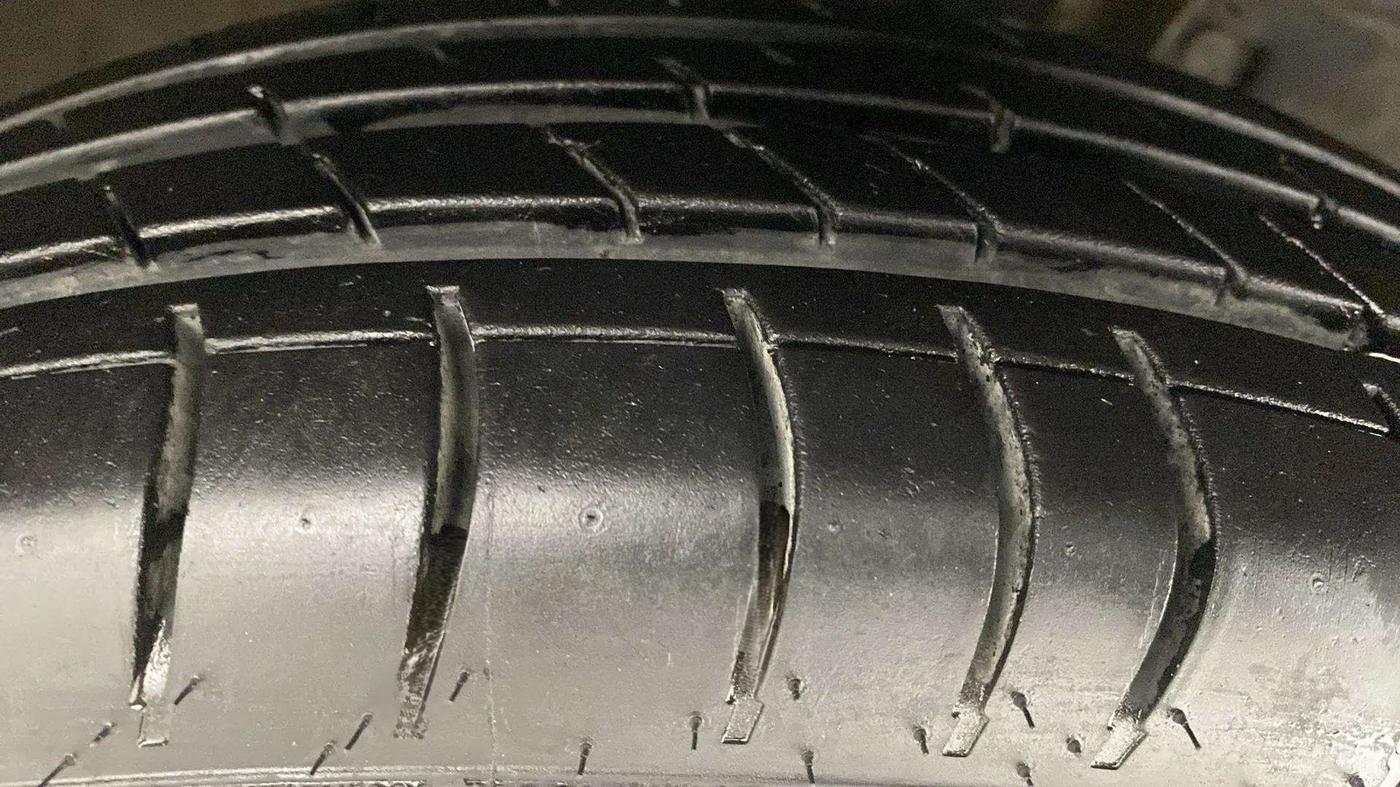 2016 Renault Kwid RXL, Petrol, Manual, 74,946 km, Right Front Tyre Tread