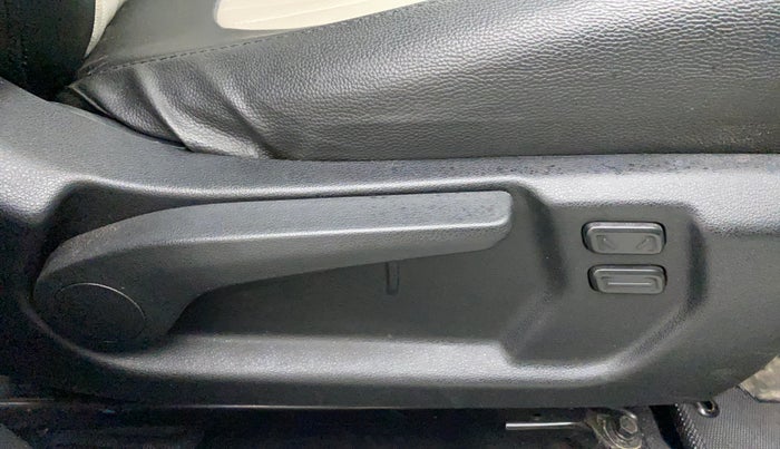 2022 Hyundai VENUE SX 1.0 (O) TURBO IMT, Petrol, Manual, 8,958 km, Driver Side Adjustment Panel