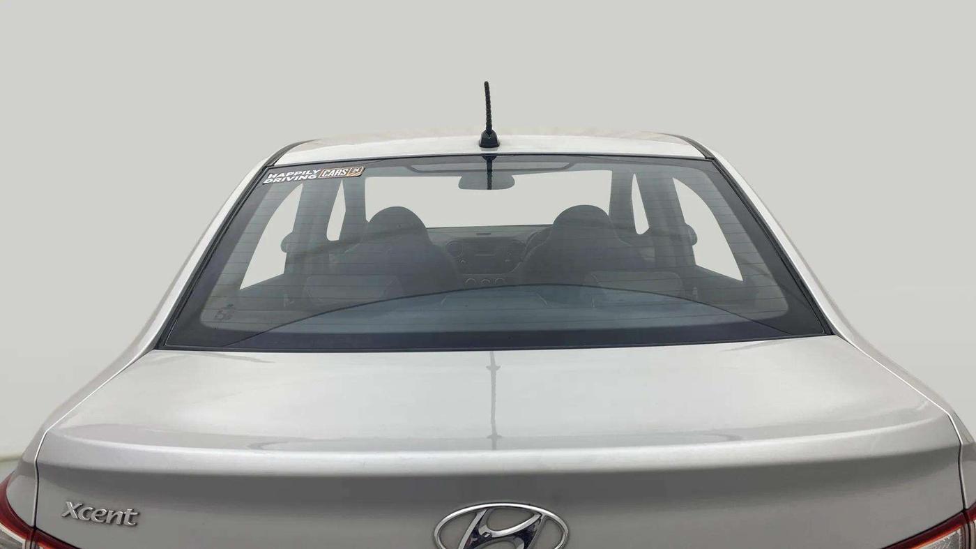 2017 Hyundai Xcent S AT 1.2, Petrol, Automatic, 37,005 km, Rear Windshield