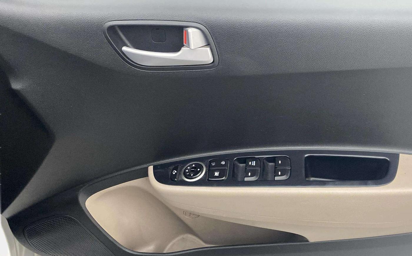 2017 Hyundai Xcent S AT 1.2, Petrol, Automatic, 37,005 km, Driver Side Door Panels Control