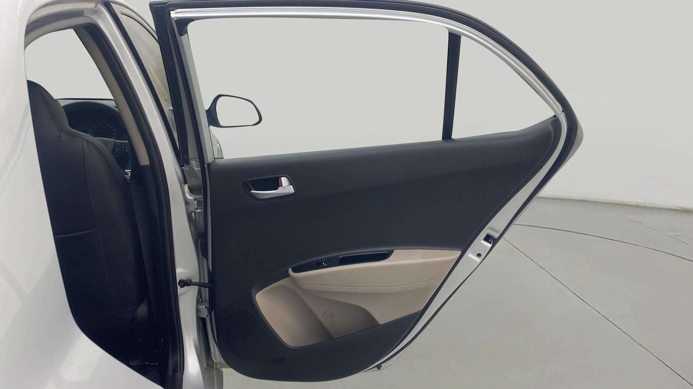 2017 Hyundai Xcent S AT 1.2, Petrol, Automatic, 37,005 km, RHS Rear Door