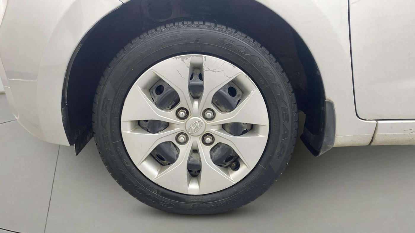 2017 Hyundai Xcent S AT 1.2, Petrol, Automatic, 37,005 km, Left Front Wheel