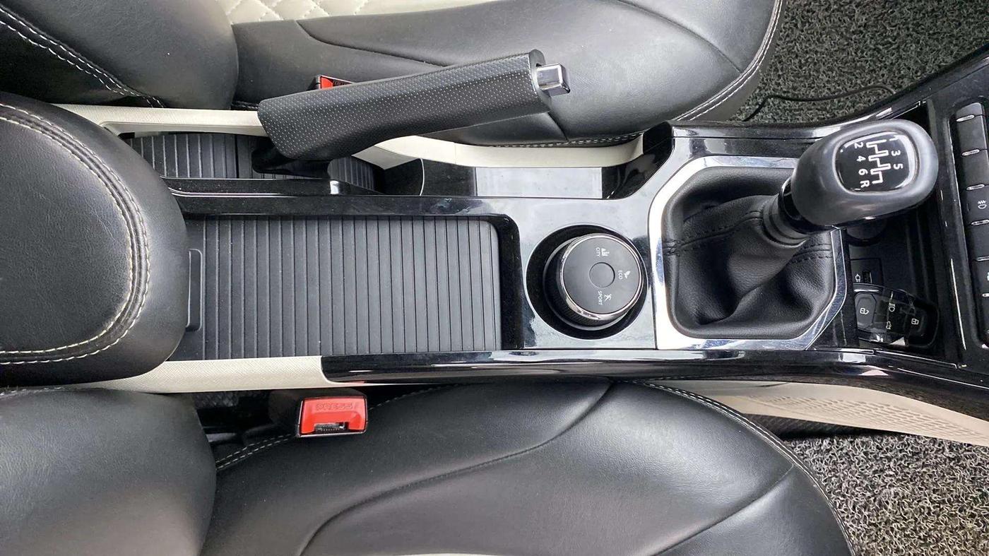 2021 Tata NEXON XZ PLUS PETROL, Petrol, Manual, 50,038 km, Gear Lever