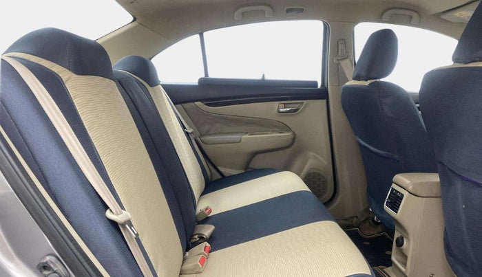 2016 Maruti Ciaz ZXI+, Petrol, Manual, 83,606 km, Right Side Rear Door Cabin