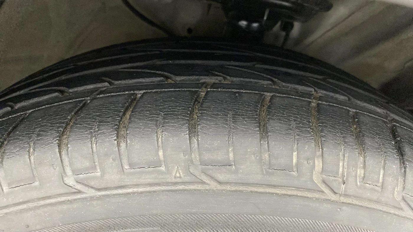 2017 Hyundai Creta SX PLUS AT 1.6 PETROL, Petrol, Automatic, 71,916 km, Right Front Tyre Tread