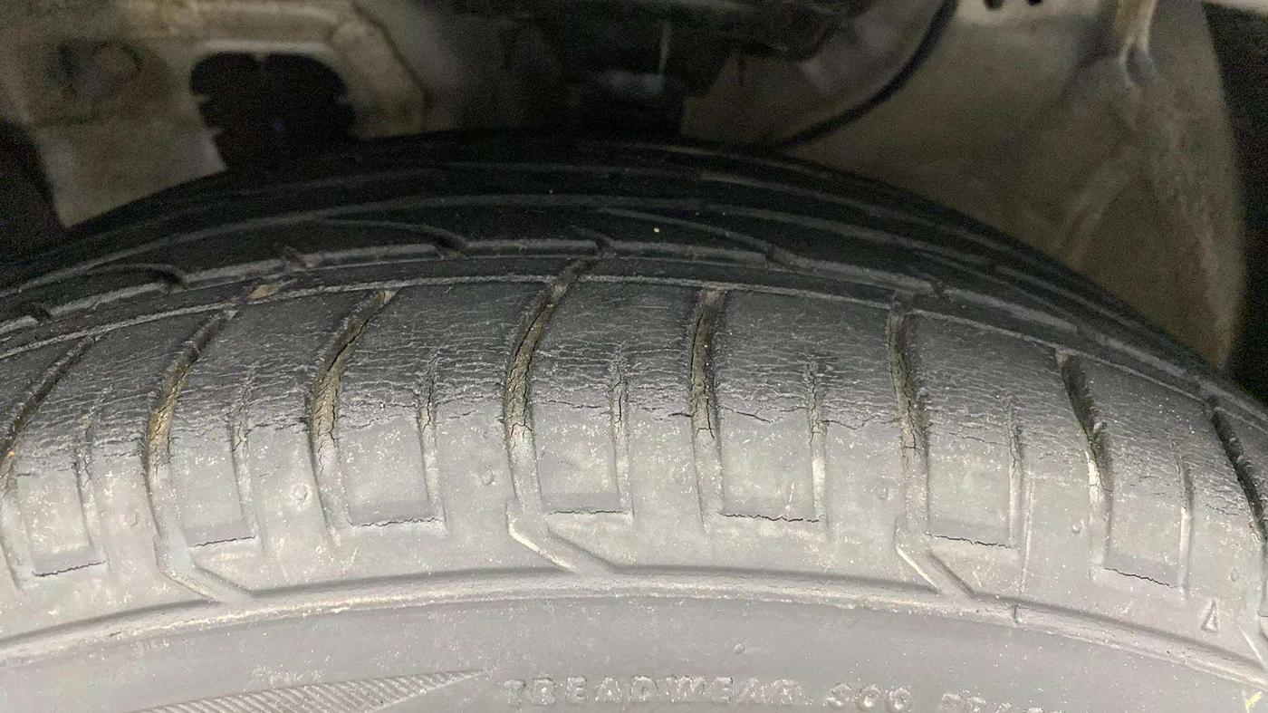 2017 Hyundai Creta SX PLUS AT 1.6 PETROL, Petrol, Automatic, 71,916 km, Left Front Tyre Tread