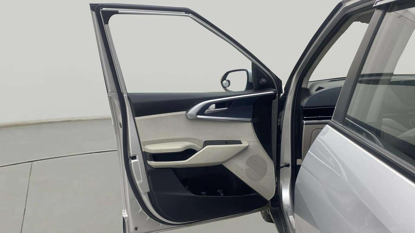 2022 KIA CARENS PREMIUM 1.4 PETROL 7 STR, Petrol, Manual, 35,751 km, LHS Front Door