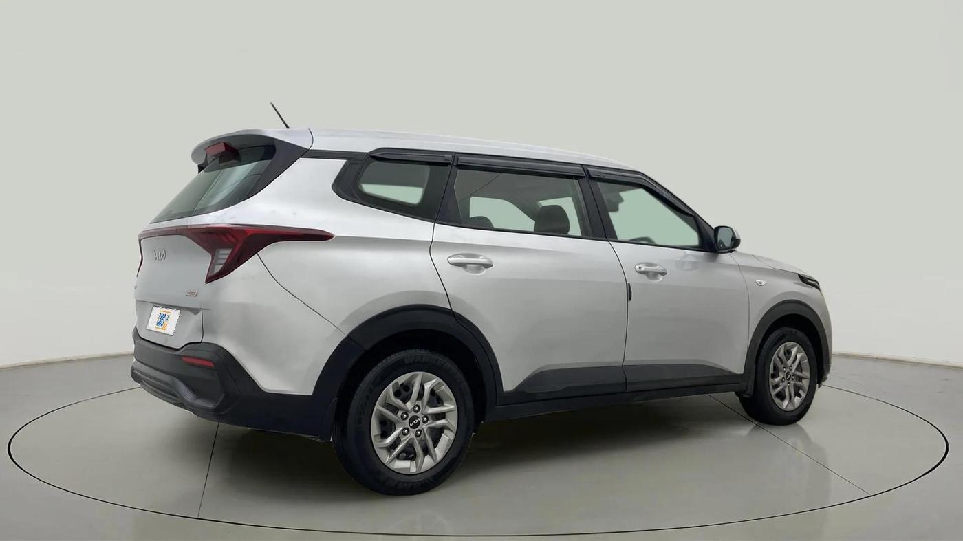 2022 KIA CARENS PREMIUM 1.4 PETROL 7 STR, Petrol, Manual, 35,751 km, Right Back Diagonal