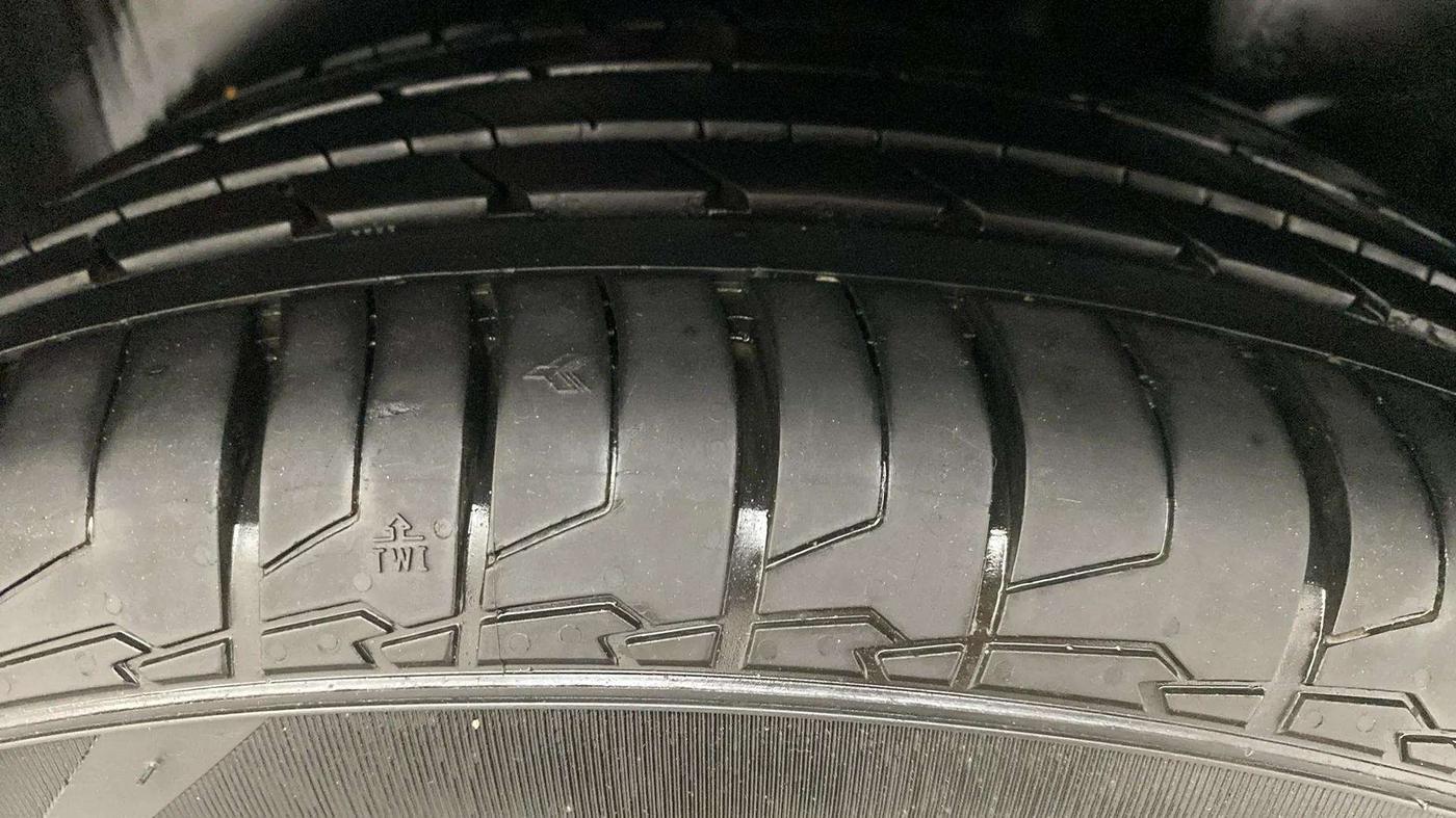 2017 Hyundai Creta SX PLUS AT 1.6 PETROL, Petrol, Automatic, 48,770 km, Left Rear Tyre Tread