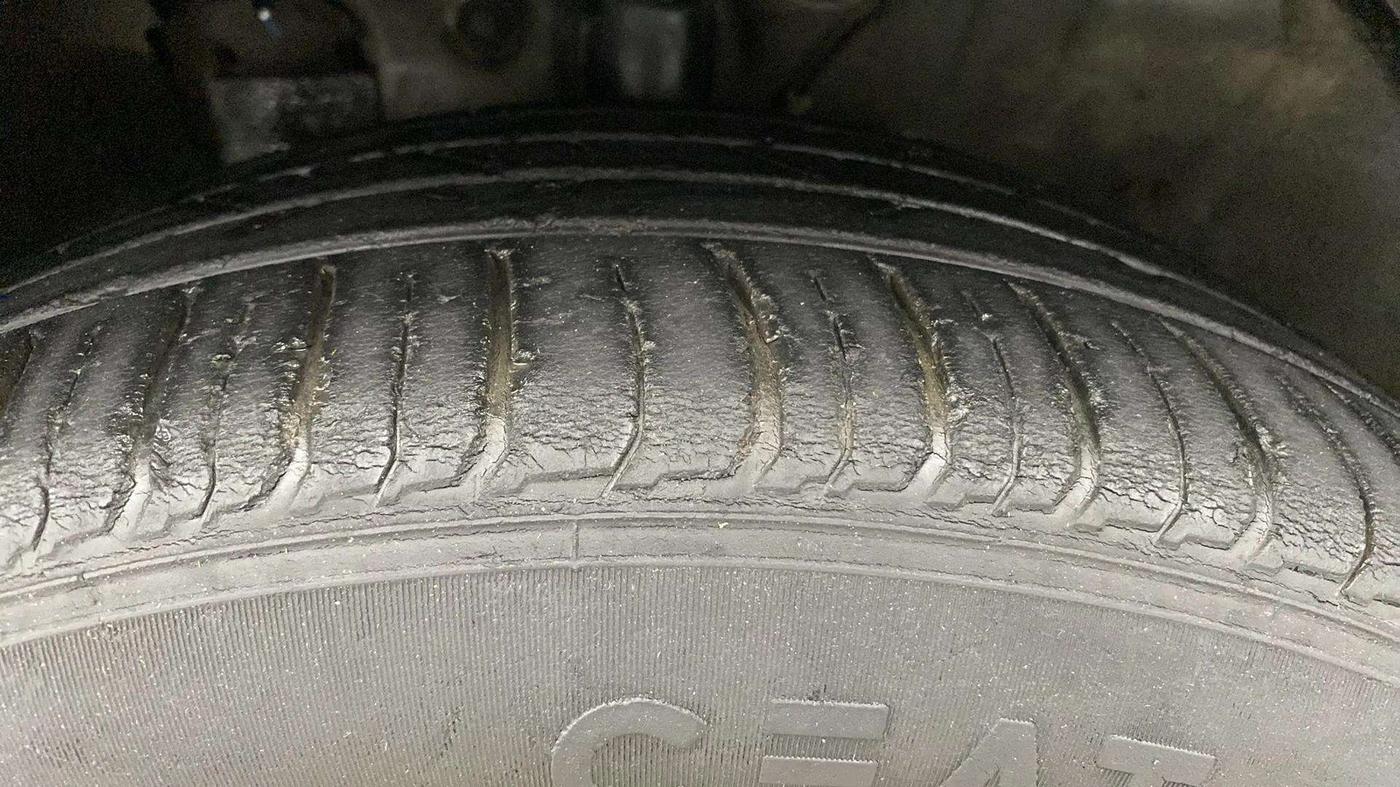 2020 Hyundai VENUE SX PLUS 1.0 TURBO DCT, Petrol, Automatic, 36,684 km, Left Front Tyre Tread