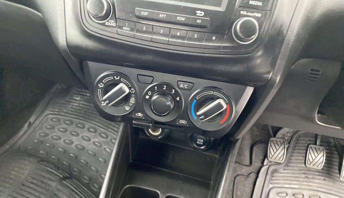 2018 Maruti Swift VXI, Petrol, Manual, 50,297 km, AC Unit - Front vent has minor damage