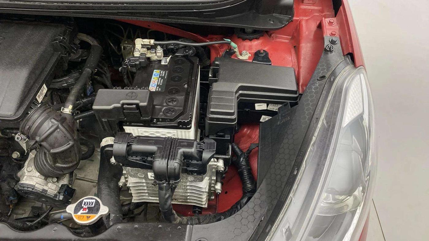 2021 Hyundai GRAND I10 NIOS SPORTZ AMT 1.2 KAPPA VTVT, Petrol, Automatic, 26,727 km, Engine View - Left