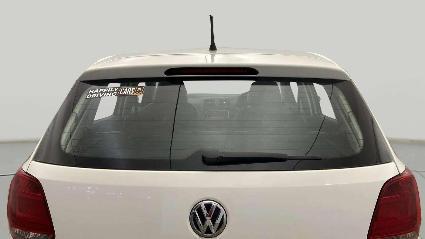 2017 Volkswagen Polo COMFORTLINE 1.2L, Petrol, Manual, 41,527 km, Rear Windshield