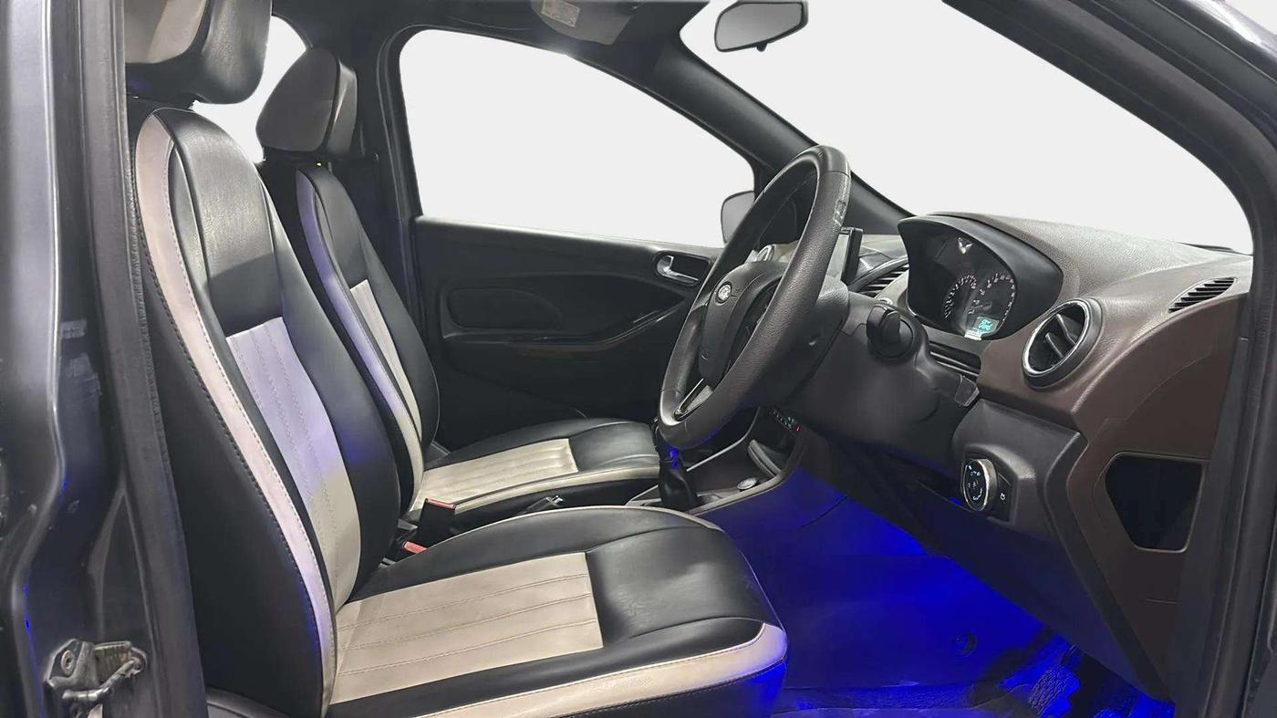 2018 Ford FREESTYLE TITANIUM 1.2 PETROL, Petrol, Manual, 56,547 km, Right Side Front Door Cabin