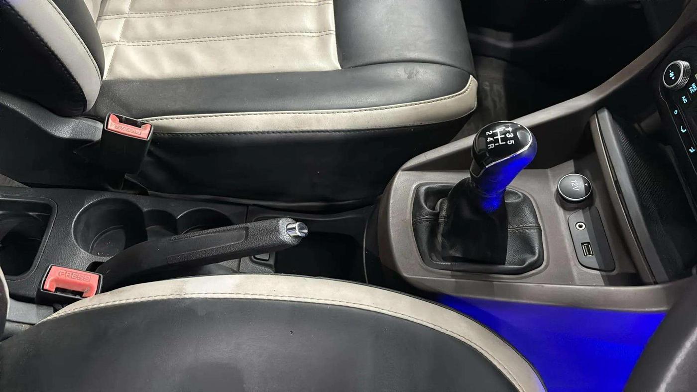 2018 Ford FREESTYLE TITANIUM 1.2 PETROL, Petrol, Manual, 56,547 km, Gear Lever