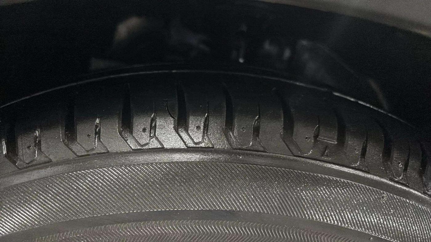 2018 Ford FREESTYLE TITANIUM 1.2 PETROL, Petrol, Manual, 56,547 km, Right Front Tyre Tread