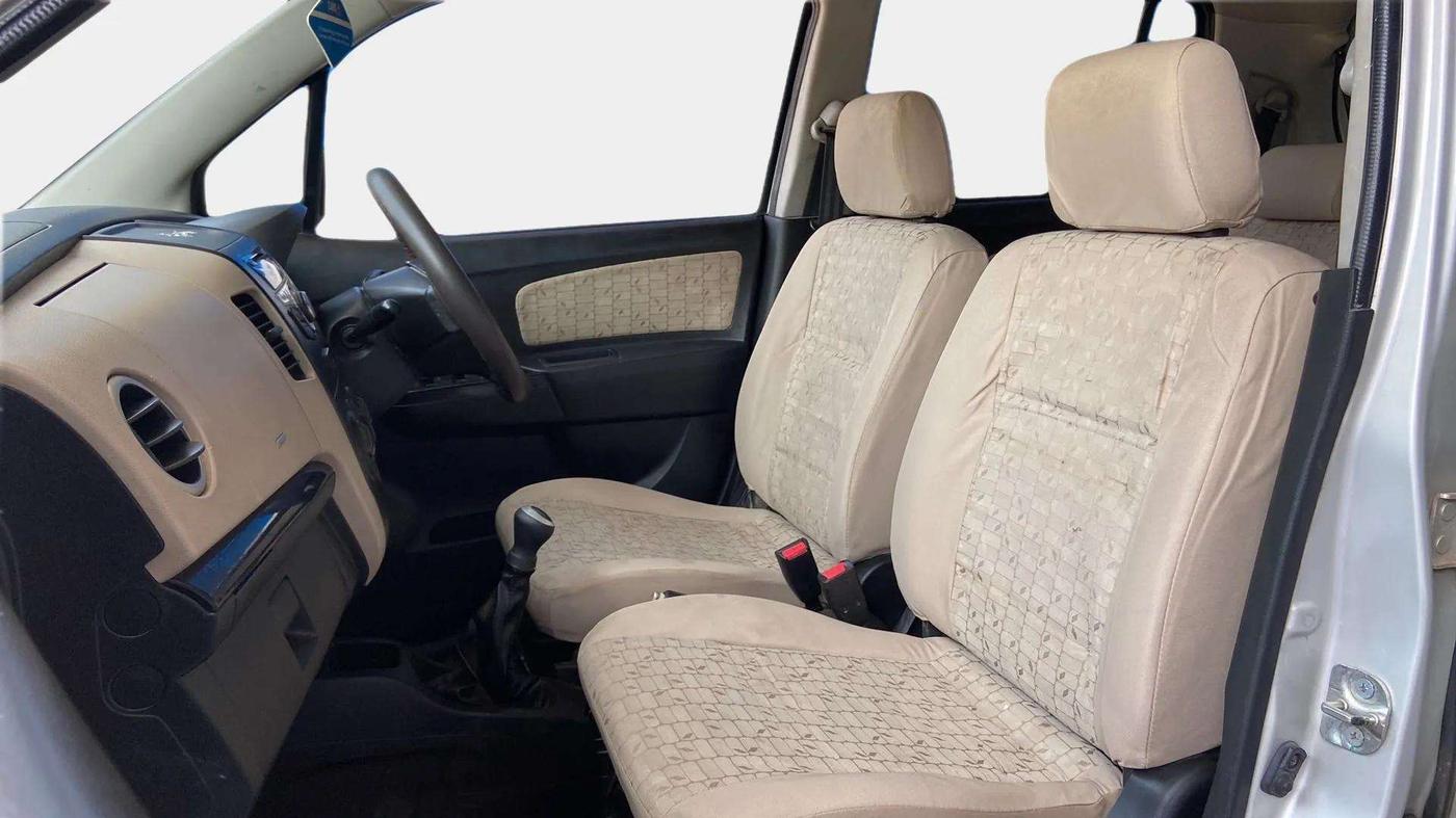 2017 Maruti Wagon R 1.0 VXI, CNG, Manual, 83,901 km, Right Side Front Door Cabin