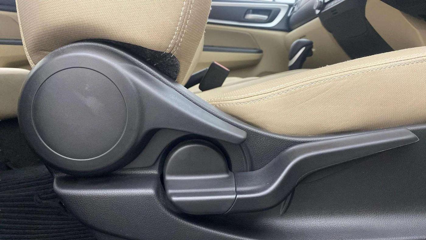 2023 Honda Amaze 1.2L I-VTEC VX CVT, Petrol, Automatic, 2,122 km, Driver Side Adjustment Panel