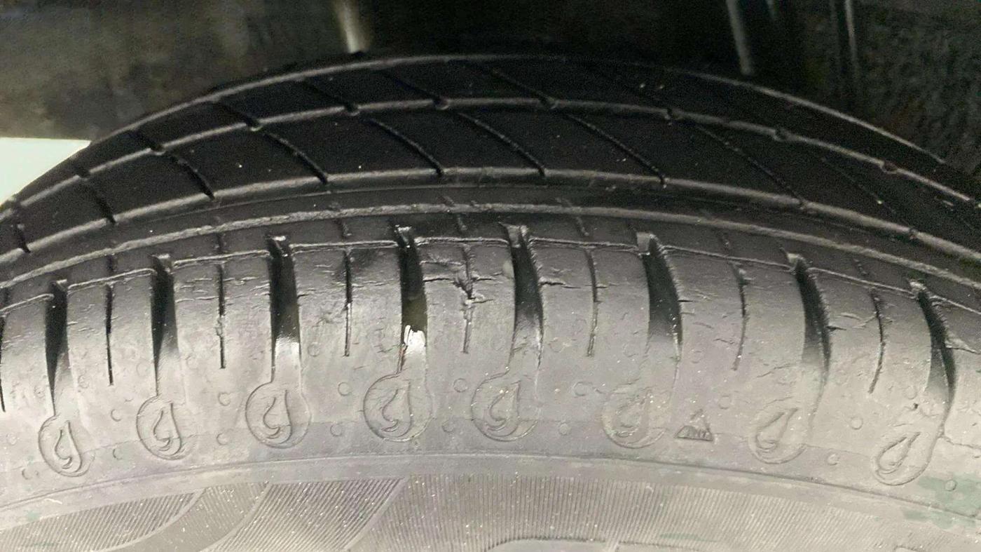 2019 Renault Kwid RXT 1.0 (O), Petrol, Manual, 28,991 km, Right Rear Tyre Tread