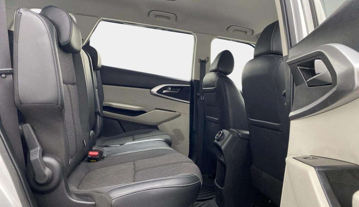 2022 KIA CARENS PRESTIGE 1.5 PETROL 7 STR, Petrol, Manual, 5,639 km, Right Side Rear Door Cabin