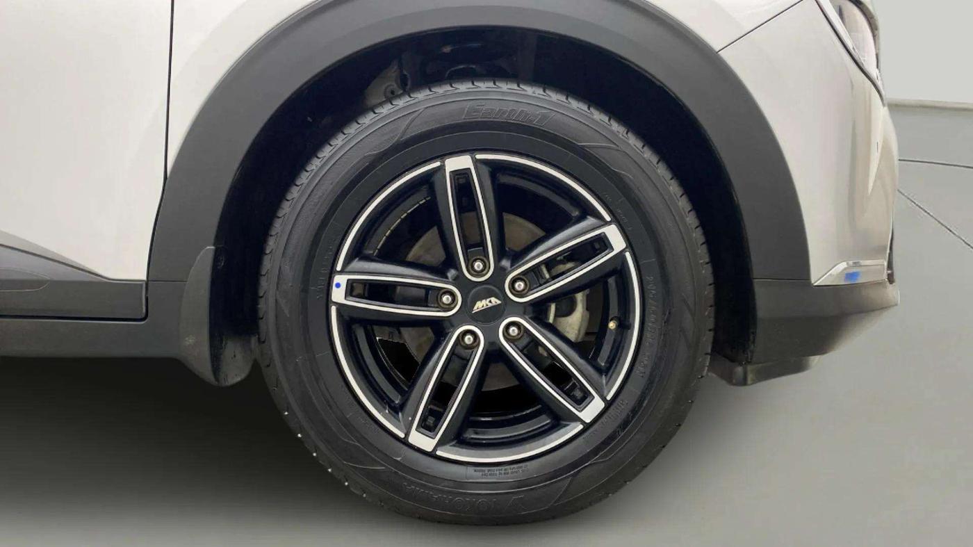 2022 KIA CARENS PRESTIGE 1.5 PETROL 7 STR, Petrol, Manual, 5,639 km, Right Front Wheel