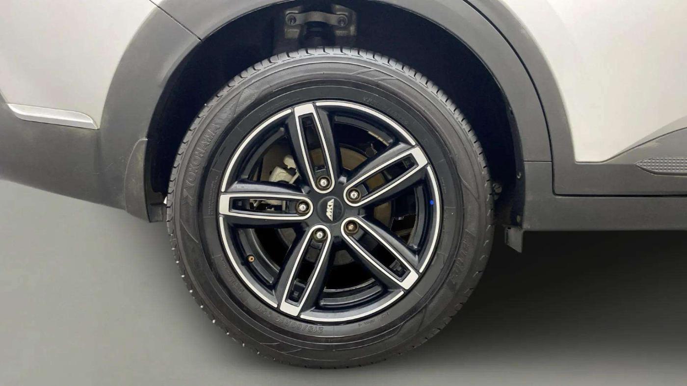 2022 KIA CARENS PRESTIGE 1.5 PETROL 7 STR, Petrol, Manual, 5,639 km, Right Rear Wheel