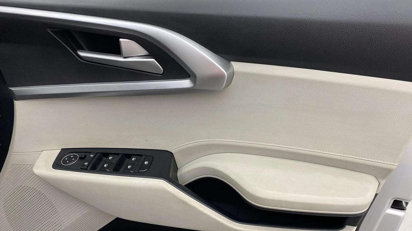 2022 KIA CARENS PRESTIGE 1.5 PETROL 7 STR, Petrol, Manual, 5,639 km, Driver Side Door Panels Control